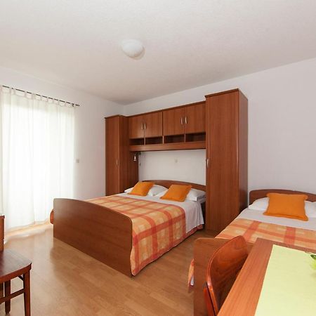 Apartments Milana 2 Tučepi Exteriör bild