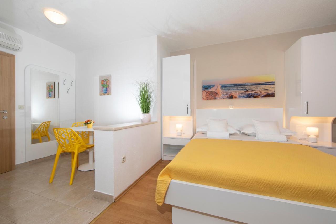 Apartments Milana 2 Tučepi Exteriör bild
